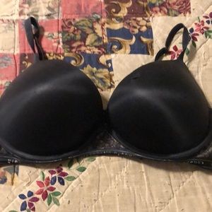 38DD Victoria’s Secret bra.  Black